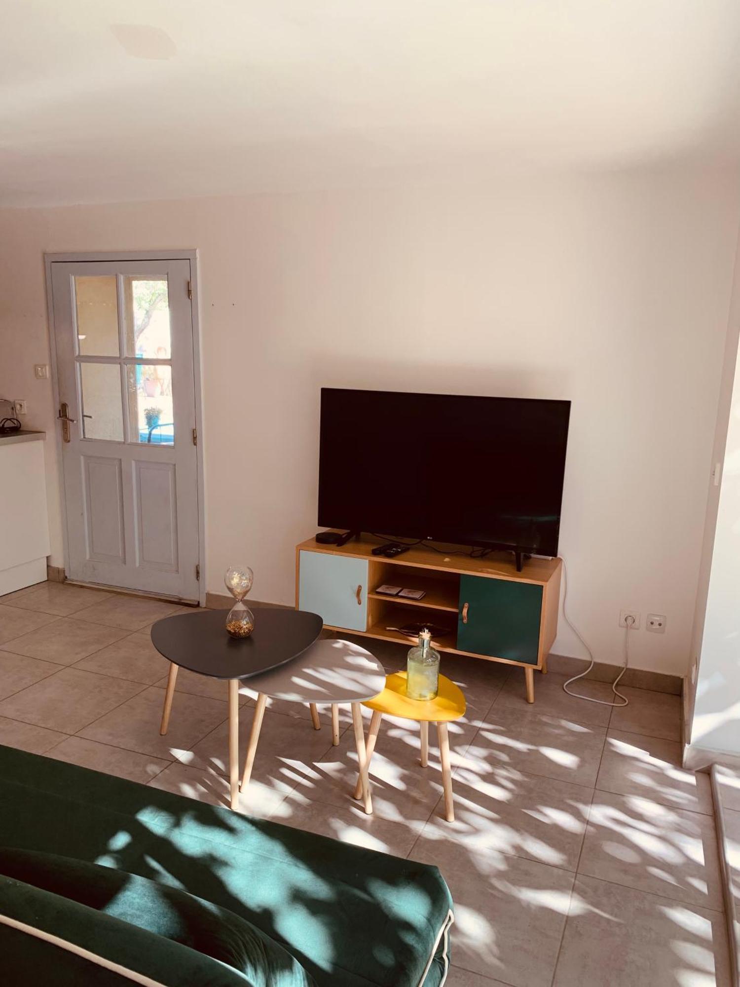 Appartement Independant Avec Jardin Et Acces Piscine Nîmes Exterior photo